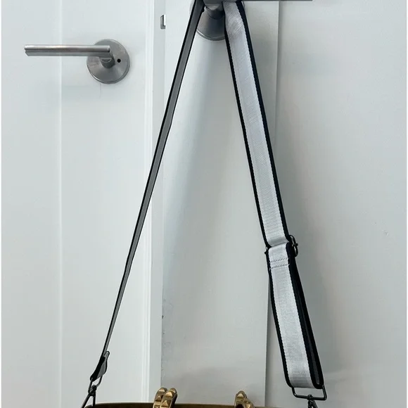 Carmen Sol Grazia Mini Tote Metallin - Picture 8 of 8